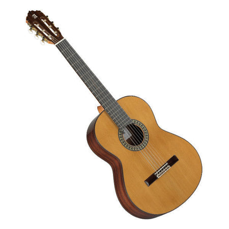 Alhambra 5P classical guitar singapore sg not Yamaha