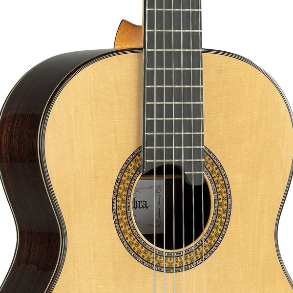Alhambra 11P Guitar w case